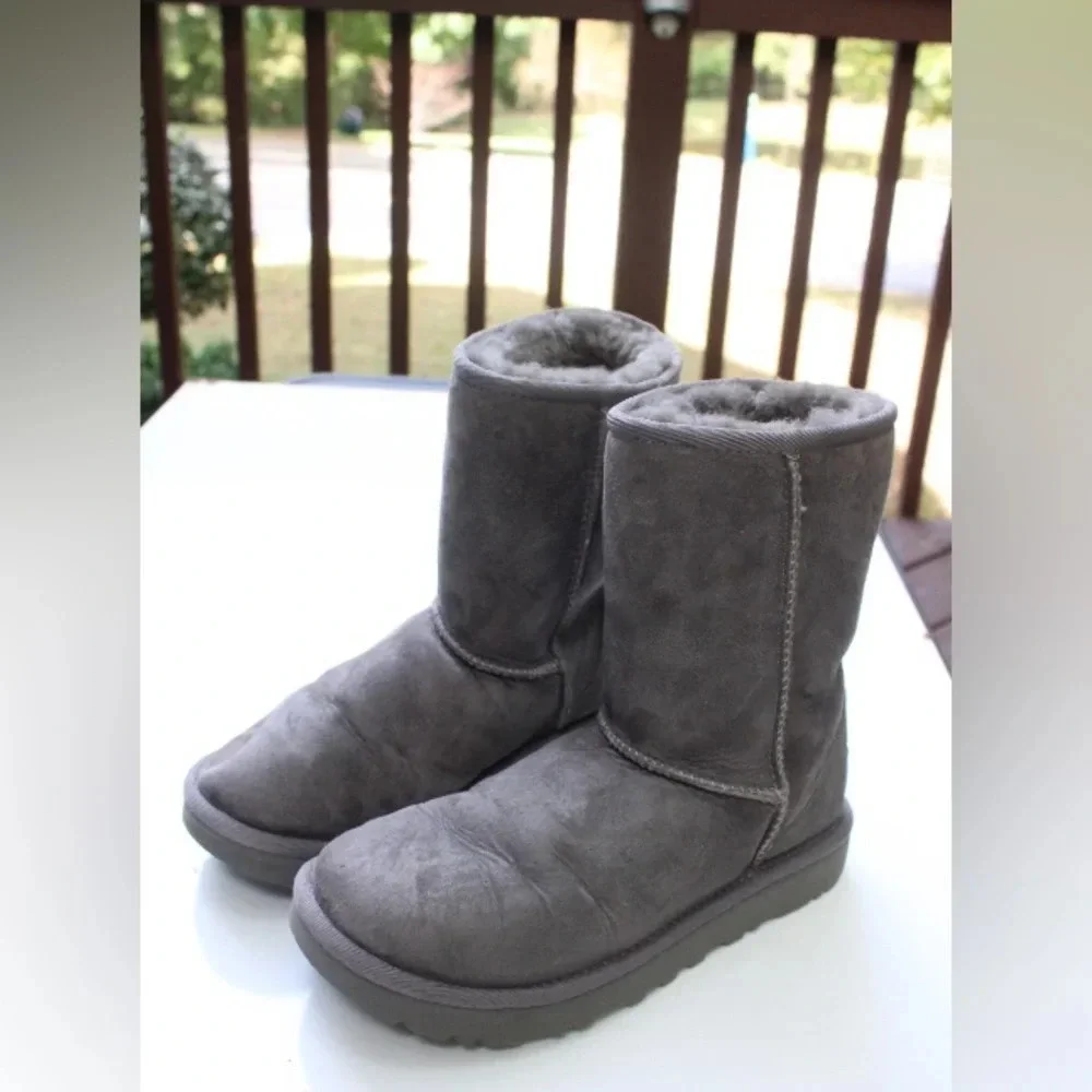 NWOT UGG classic tall boots